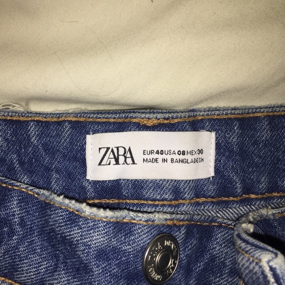 Zara Distressed Denim Shorts - Picture 2 of 3